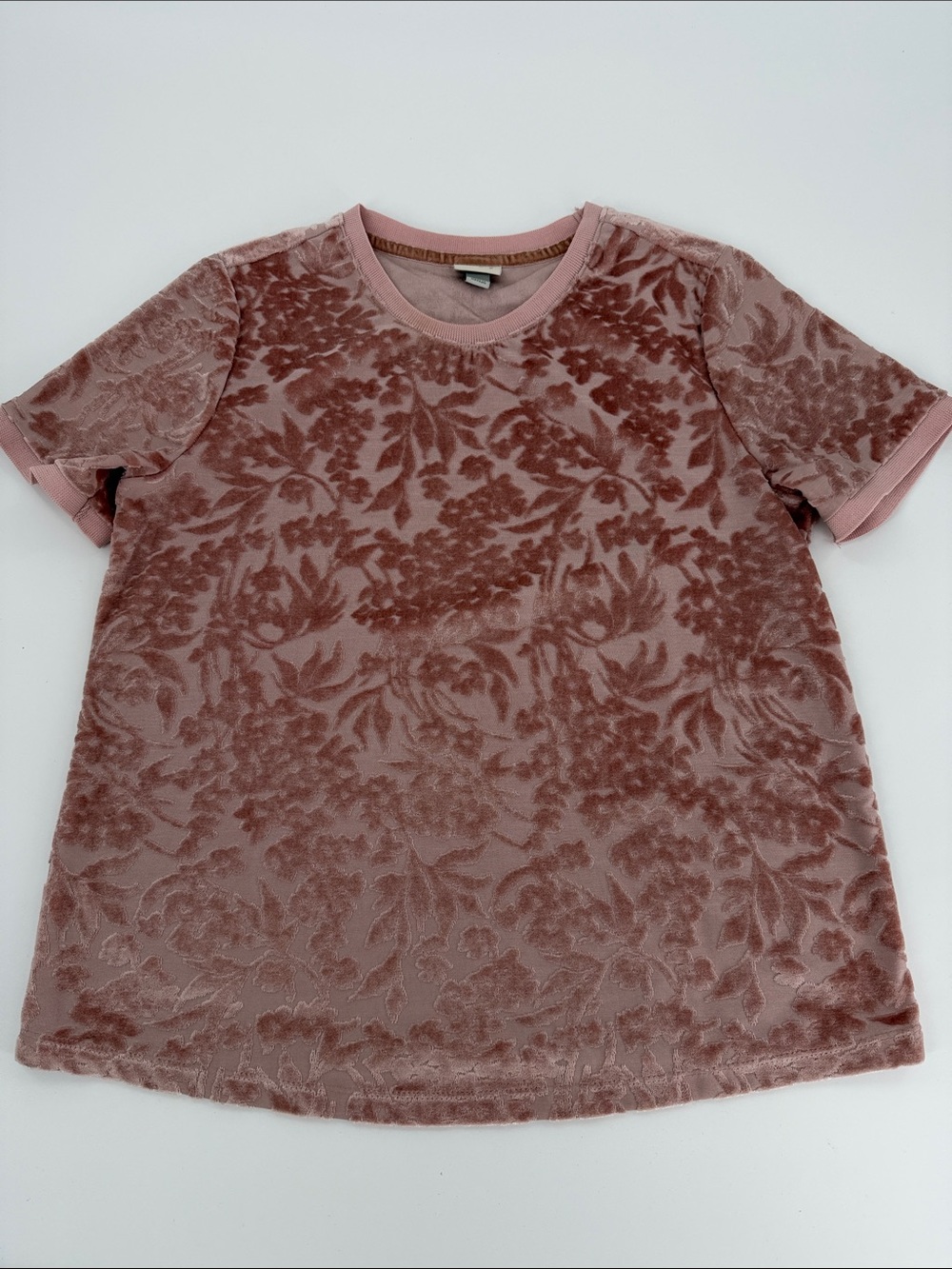 Textured Floral Velvet Tee in Dusty Rose